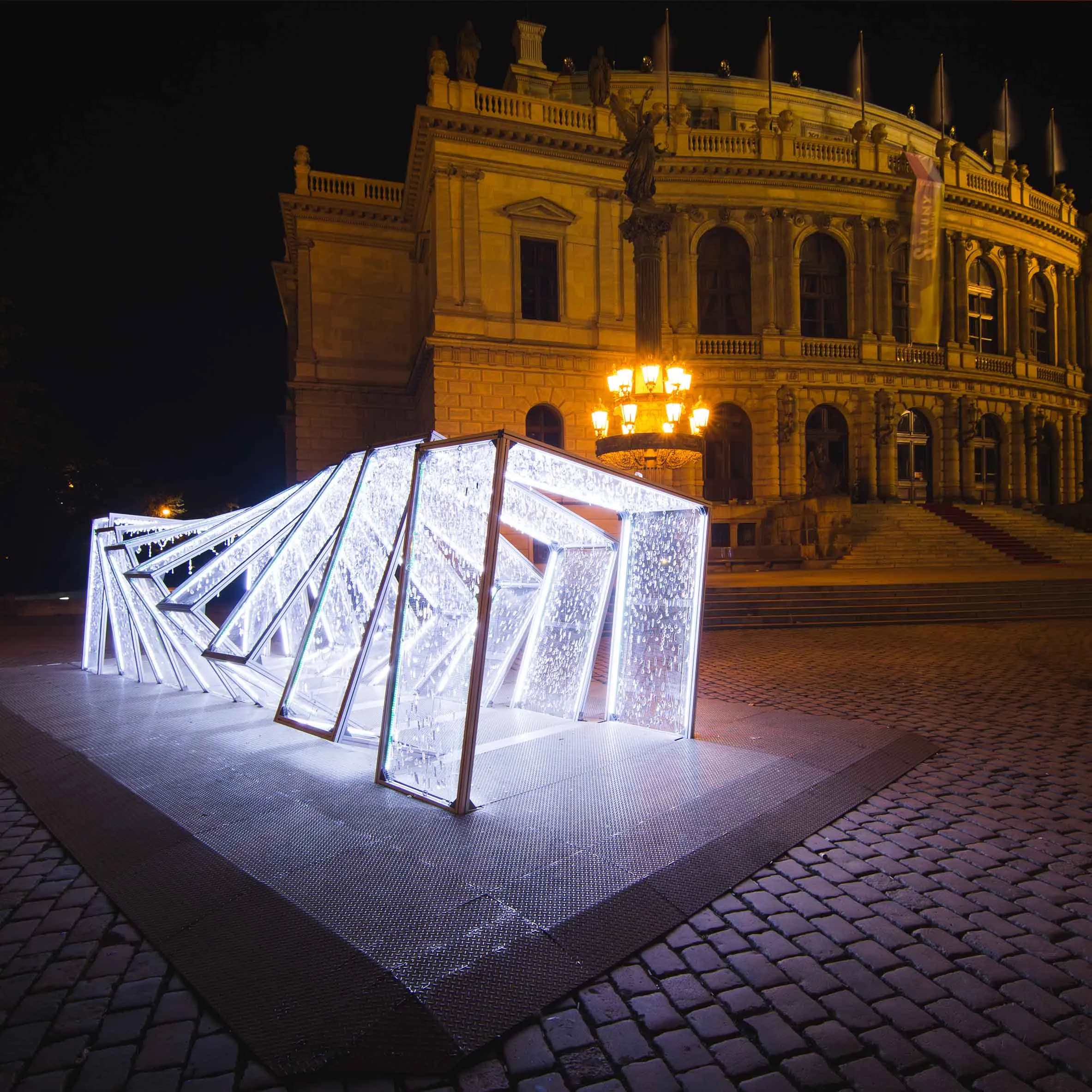 Crystallation — lighting design by Jaroslav Bejvl (3)