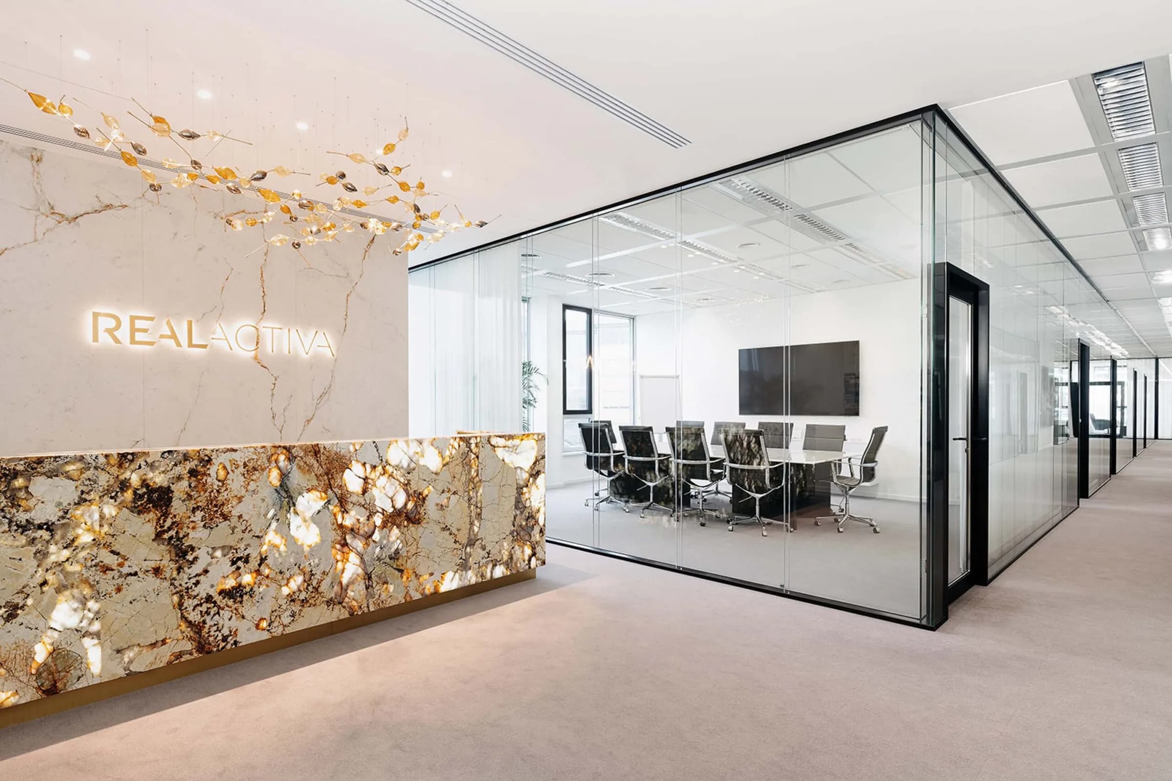 Real Activa — lighting design by Jaroslav Bejvl (2)