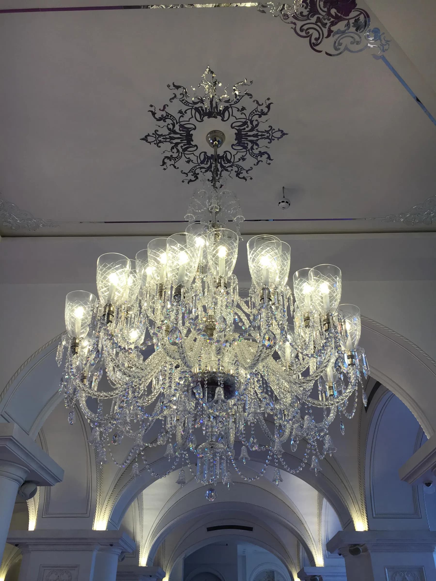 Restaurant Tehran — lighting design by Jaroslav Bejvl (3)