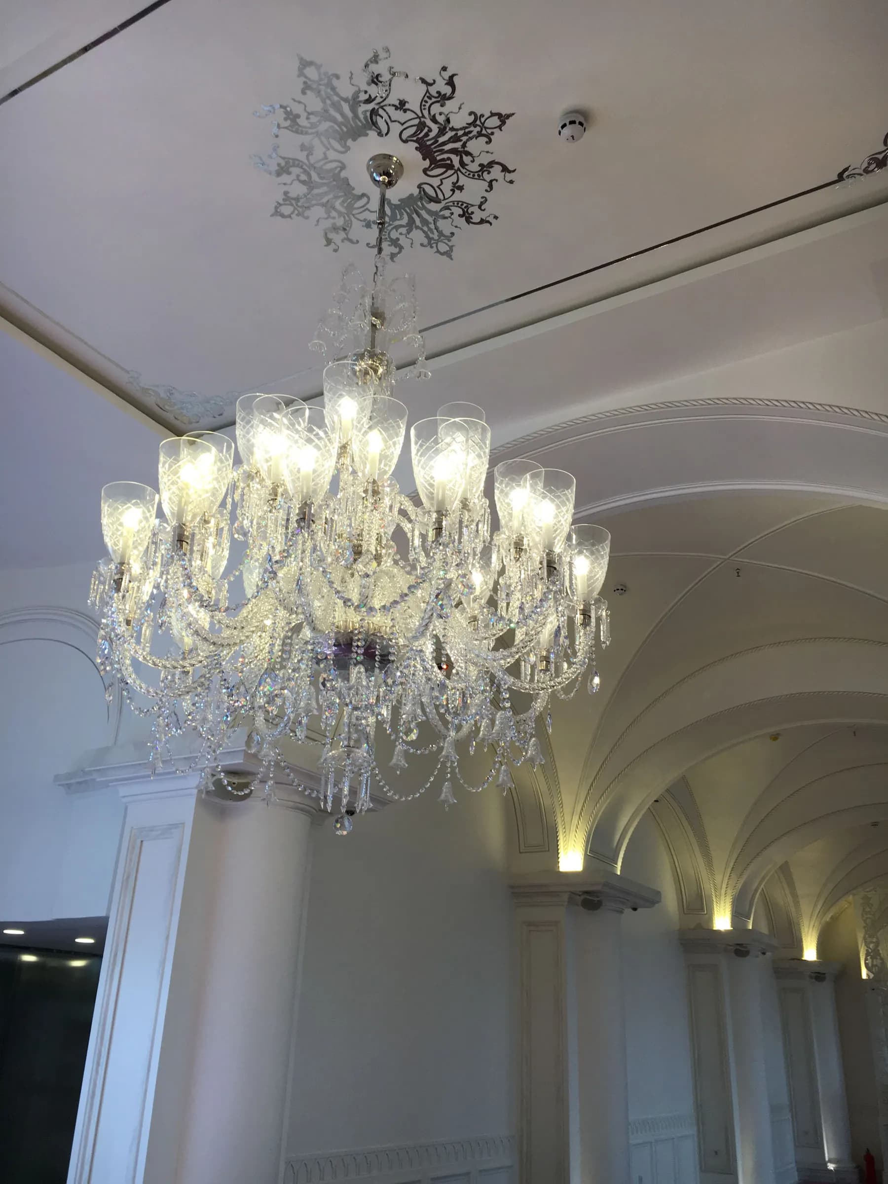 Restaurant Tehran — lighting design by Jaroslav Bejvl (4)