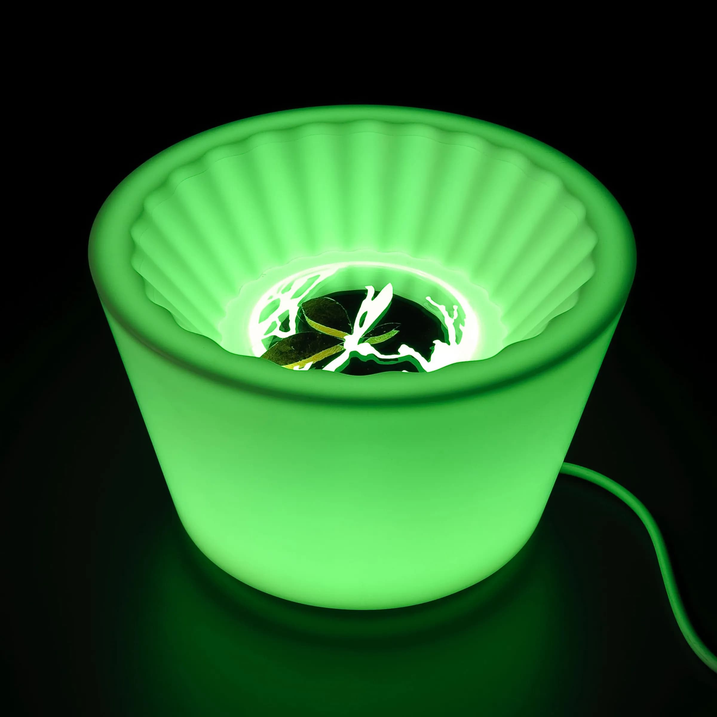 The fresh light of Corian — lighting design by Jaroslav Bejvl (1)