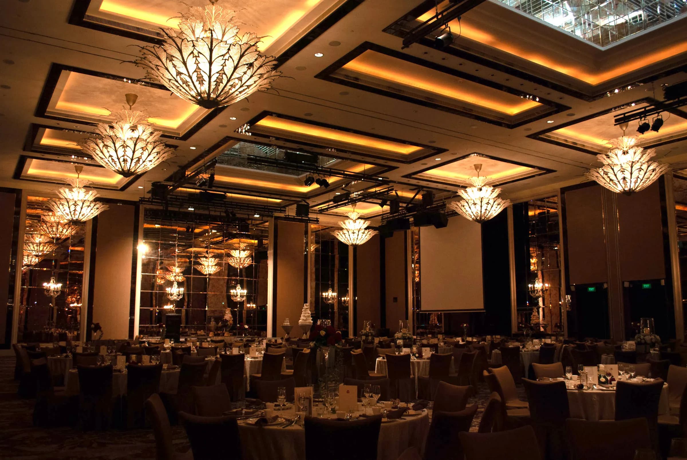 The St. Regis Singapore — lighting design by Jaroslav Bejvl (4)